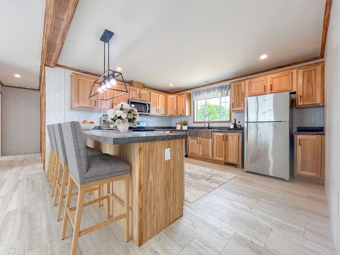 Hyspot 4c interior and kitchen home features
