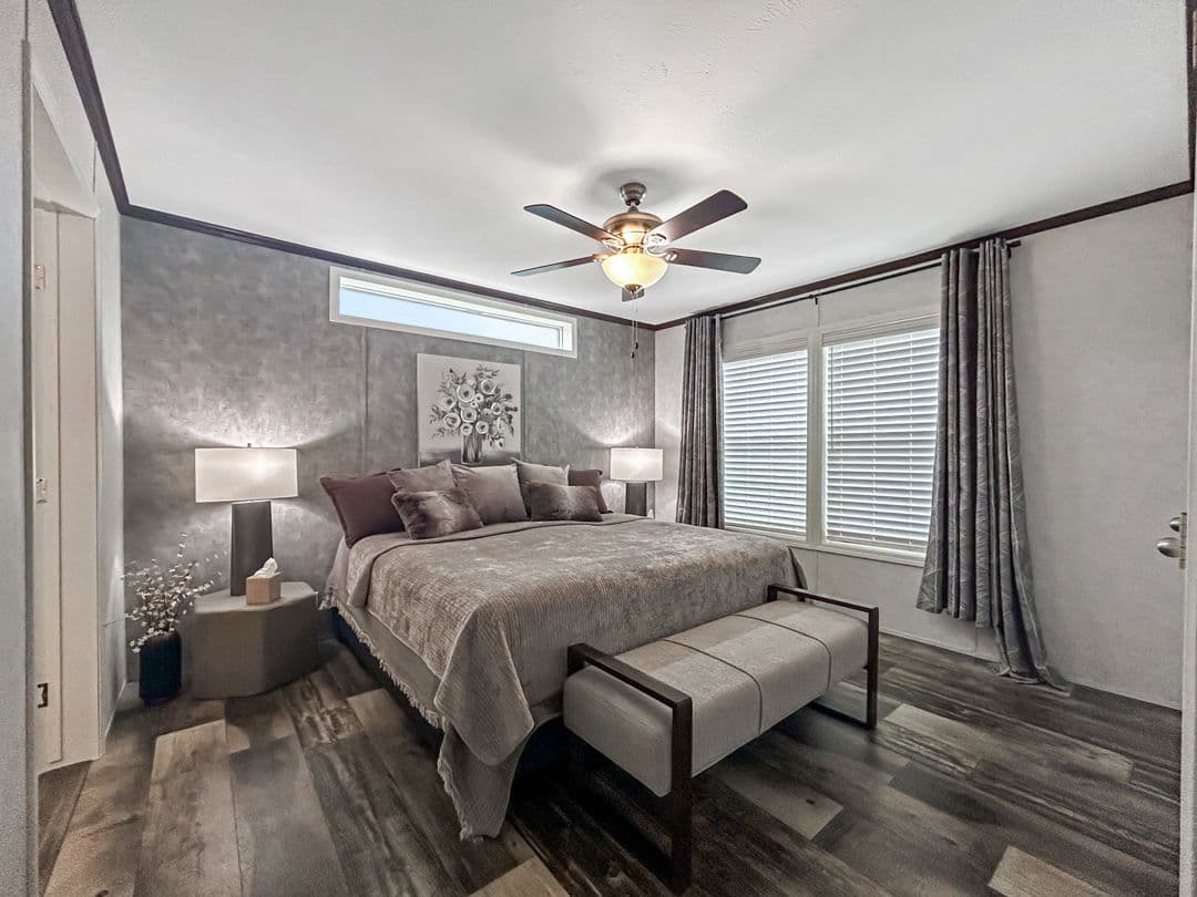 Rolling ridge 32a bedroom home features