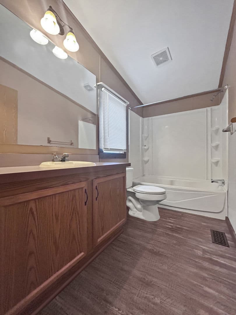 Northern pines 73 bathroom home features