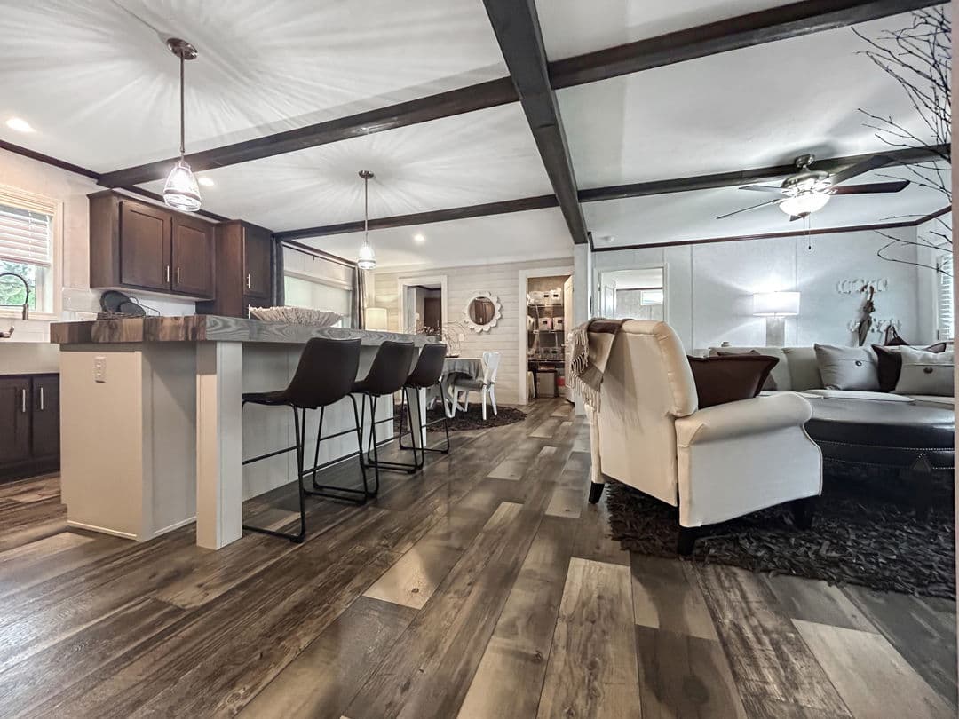 Rolling ridge 32a interior and kitchen home features
