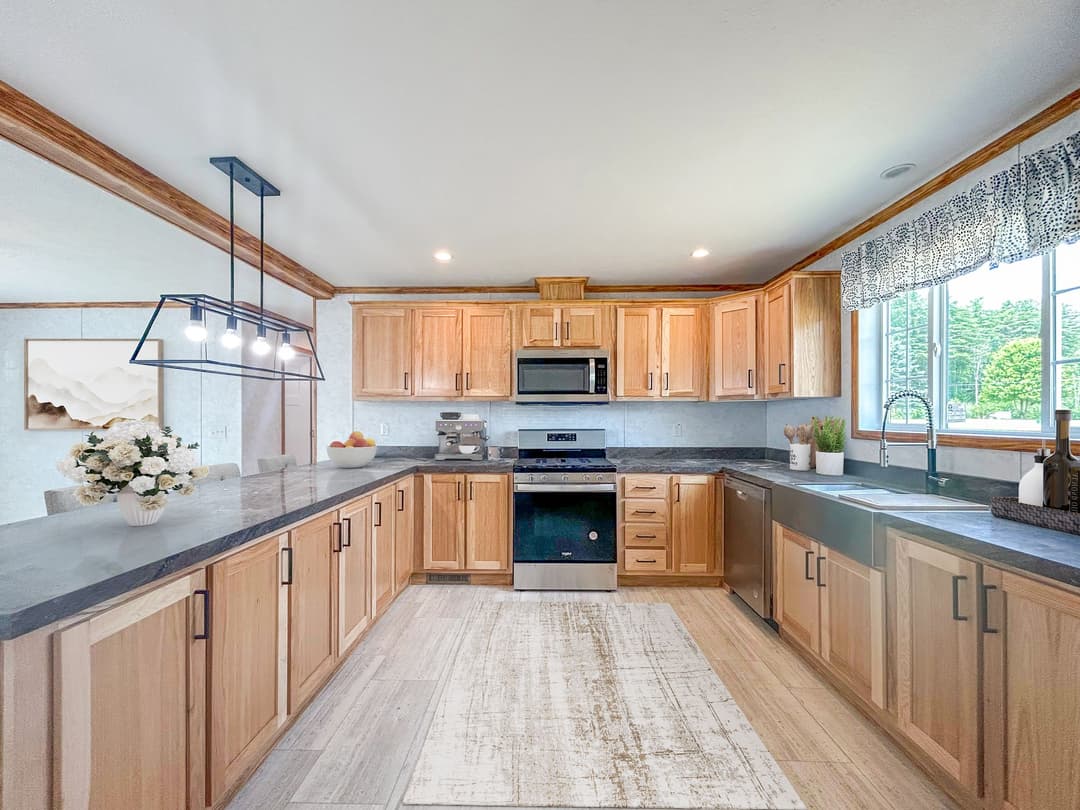Hyspot 4c interior and kitchen home features