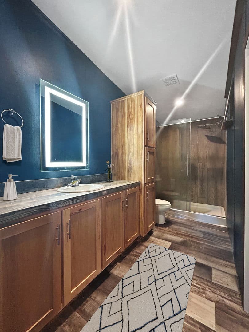 Saratoga village 294 bathroom home features