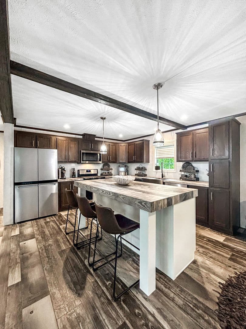 Rolling ridge 32a kitchen home features