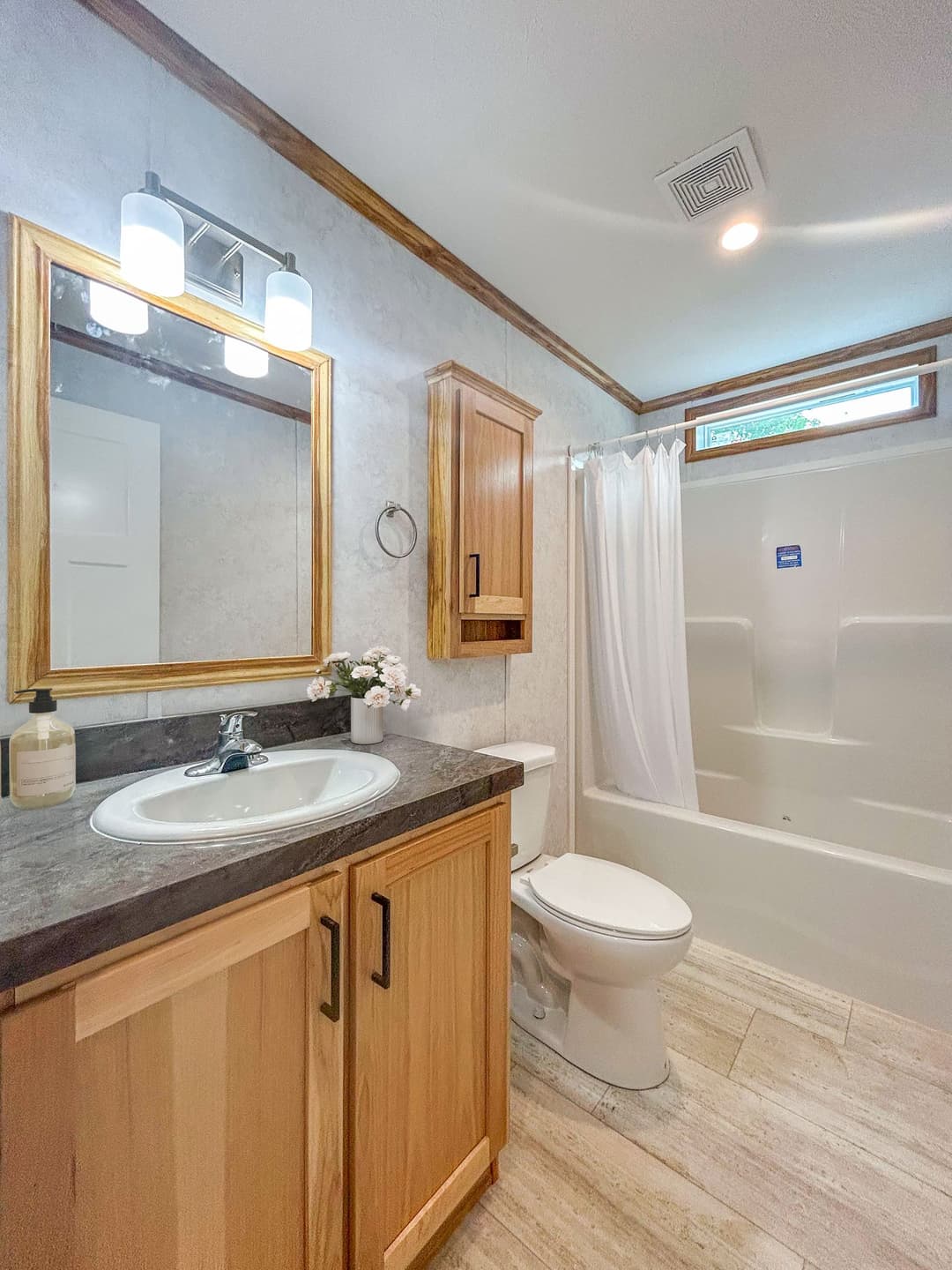 Hyspot 4c bathroom home features